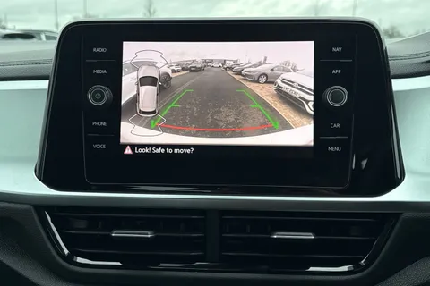 36 of 43 for Volkswagen T-Roc 1.0 TSI Life 5dr **WINTER PACK, REAR CAMERA**
