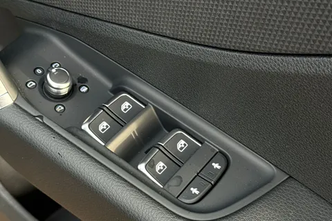  Audi Q2 1.5 TFSI CoD 35 Black Edition S Tronic Euro 6 (s/s) 5dr Thumbnail #42