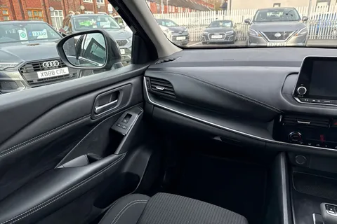 FT23MHN Nissan Qashqai 1.3 DIG-T MHEV Acenta Premium XTRON Euro 6 (s/s) 5dr Thumbnail #16