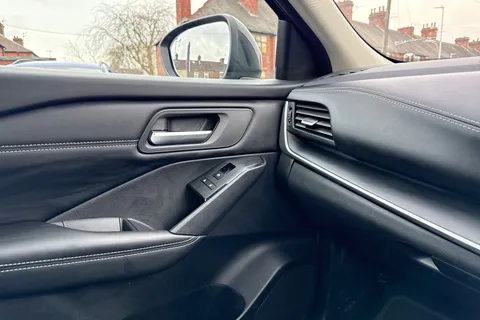 FT23MHN Nissan Qashqai 1.3 DIG-T MHEV Acenta Premium XTRON Euro 6 (s/s) 5dr Thumbnail #45