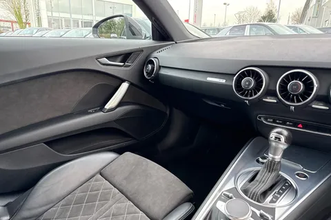 19 of 55 for Audi TT Coup- Black Edition 40 TFSI 197 PS S tronic