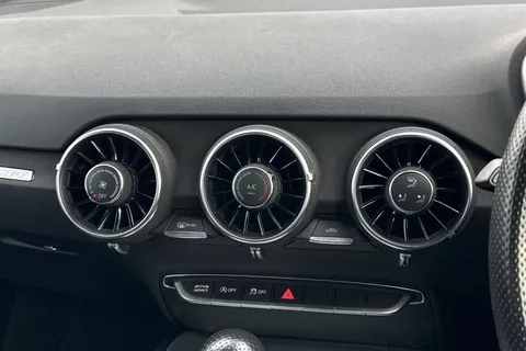 21 of 55 for Audi TT Coup- Black Edition 40 TFSI 197 PS S tronic