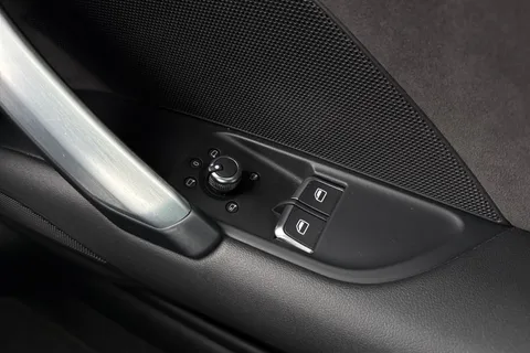 39 of 55 for Audi TT Coup- Black Edition 40 TFSI 197 PS S tronic