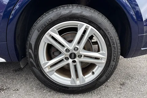 KS70OTM Audi Q5 2.0 TDI 40 S line S Tronic quattro Euro 6 (s/s) 5dr Thumbnail #11