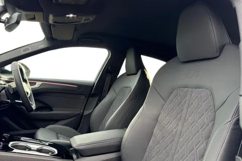 AK75UPG Audi A6 Saloon Edition 1 TDI quattro 204 PS S tronic Thumbnail #17