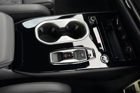 AK75UPG Audi A6 Saloon Edition 1 TDI quattro 204 PS S tronic Thumbnail #24