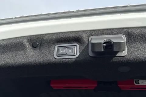 AK75UPG Audi A6 Saloon Edition 1 TDI quattro 204 PS S tronic Thumbnail #32