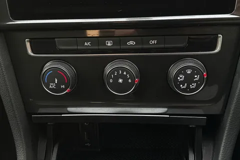 BK67KPV Volkswagen Golf 1.4 TSI SE [Nav] 5dr Thumbnail #19