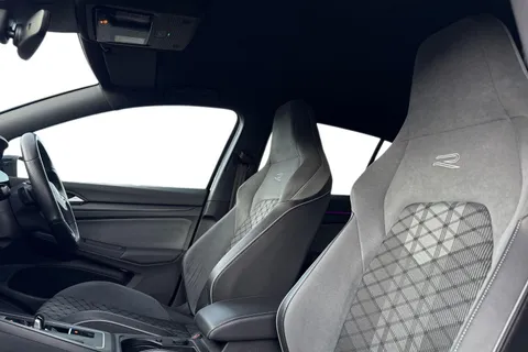 FP70WRW Volkswagen Golf 2.0 TDI R-Line DSG Euro 6 (s/s) 5dr Thumbnail #16