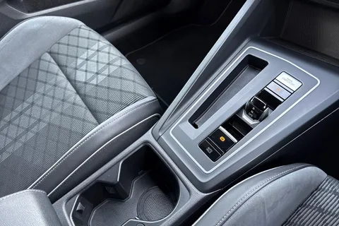 FP70WRW Volkswagen Golf 2.0 TDI R-Line DSG Euro 6 (s/s) 5dr Thumbnail #23