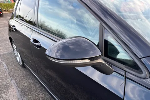 FP70WRW Volkswagen Golf 2.0 TDI R-Line DSG Euro 6 (s/s) 5dr Thumbnail #28