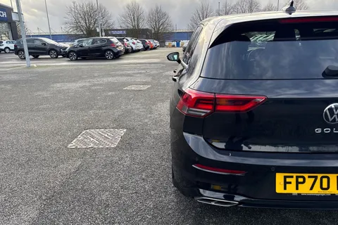 FP70WRW Volkswagen Golf 2.0 TDI R-Line DSG Euro 6 (s/s) 5dr Thumbnail #31