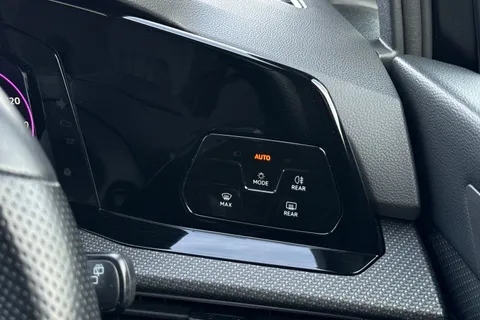 FP70WRW Volkswagen Golf 2.0 TDI R-Line DSG Euro 6 (s/s) 5dr Thumbnail #40