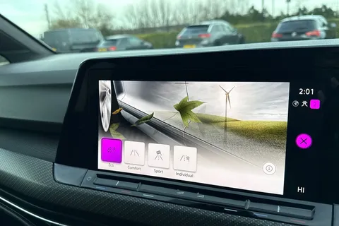 FP70WRW Volkswagen Golf 2.0 TDI R-Line DSG Euro 6 (s/s) 5dr Thumbnail #50