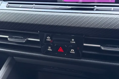 FP70WRW Volkswagen Golf 2.0 TDI R-Line DSG Euro 6 (s/s) 5dr Thumbnail #52