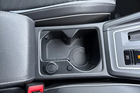 FP70WRW Volkswagen Golf 2.0 TDI R-Line DSG Euro 6 (s/s) 5dr Thumbnail #57