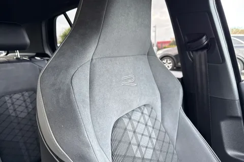 FP70WRW Volkswagen Golf 2.0 TDI R-Line DSG Euro 6 (s/s) 5dr Thumbnail #60