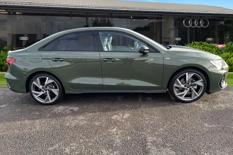 DF25RBU Audi A3 Black Edition 35 TFSI  150 PS S tronic Thumbnail #4