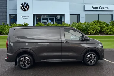 BL75NFZ Volkswagen Transporter 2.0 TDI 170PS Commerce Pro Van Auto-Tailgate Thumbnail #3