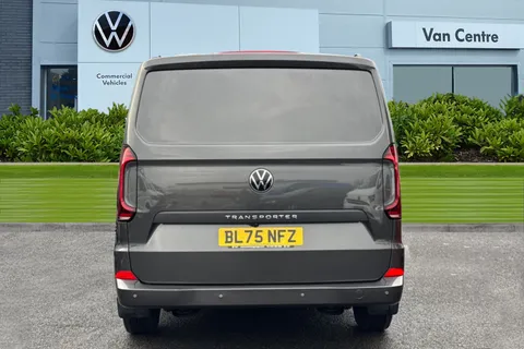 BL75NFZ Volkswagen Transporter 2.0 TDI 170PS Commerce Pro Van Auto-Tailgate Thumbnail #4