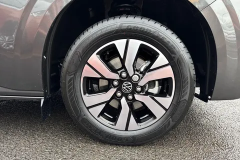 BL75NFZ Volkswagen Transporter 2.0 TDI 170PS Commerce Pro Van Auto-Tailgate Thumbnail #9