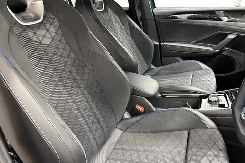 10 of 12 for VOLKSWAGEN TIGUAN 1.5 TSI 272 eHybrid R-Line 5dr DSG