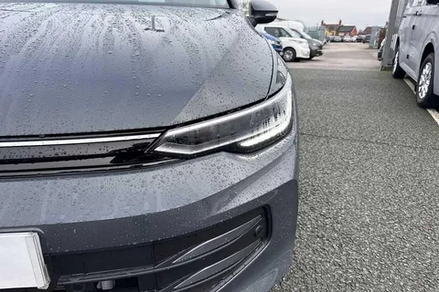 28 of 58 for VOLKSWAGEN GOLF 1.5 TSI 204 Match eHybrid 5dr DSG