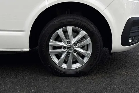 5 of 50 for VOLKSWAGEN TRANSPORTER 2.0 TDI 150 Highline Kombi Van DSG