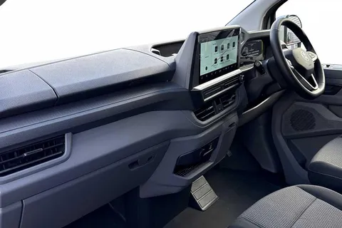 2 of 49 for VOLKSWAGEN TRANSPORTER 160kW 65kWh Commerce Pro Van Auto