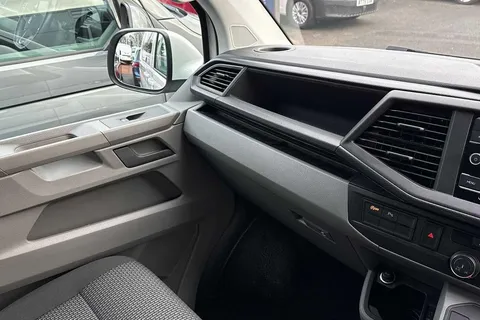 14 of 50 for VOLKSWAGEN TRANSPORTER 2.0 TDI 150 Highline Kombi Van DSG