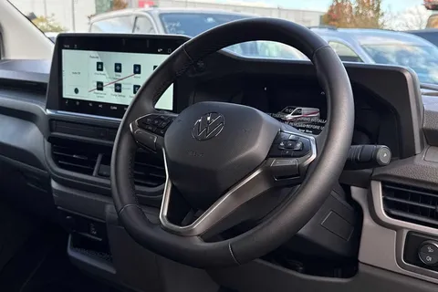 12 of 49 for VOLKSWAGEN TRANSPORTER 160kW 65kWh Commerce Pro Van Auto