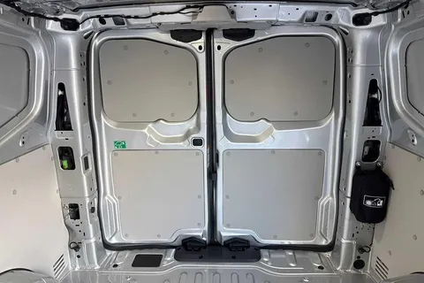 13 of 49 for VOLKSWAGEN TRANSPORTER 160kW 65kWh Commerce Pro Van Auto