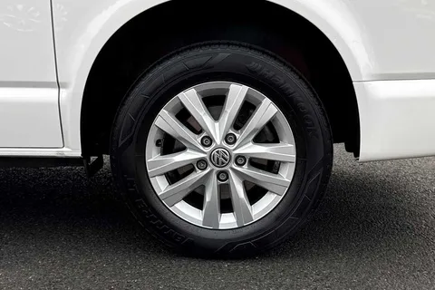 23 of 50 for VOLKSWAGEN TRANSPORTER 2.0 TDI 150 Highline Kombi Van DSG