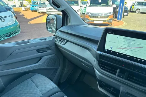 BV75OEY Volkswagen Transporter 160kW 65kWh Commerce Pro Van Auto Thumbnail #13