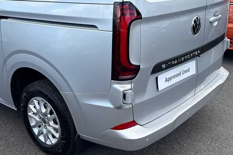 15 of 49 for VOLKSWAGEN TRANSPORTER 160kW 65kWh Commerce Pro Van Auto