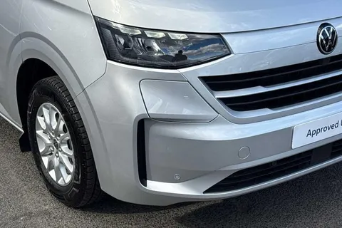 16 of 49 for VOLKSWAGEN TRANSPORTER 160kW 65kWh Commerce Pro Van Auto