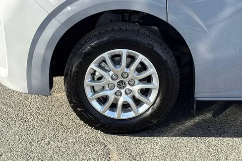 BV75OEY Volkswagen Transporter 160kW 65kWh Commerce Pro Van Auto Thumbnail #20