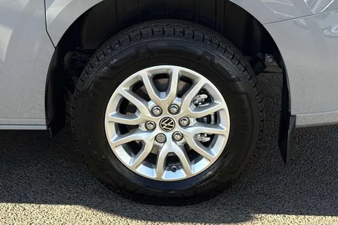 BV75OEY Volkswagen Transporter 160kW 65kWh Commerce Pro Van Auto Thumbnail #21