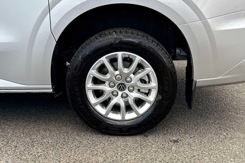 22 of 49 for VOLKSWAGEN TRANSPORTER 160kW 65kWh Commerce Pro Van Auto