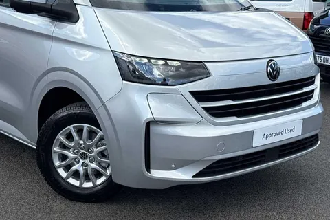 28 of 49 for VOLKSWAGEN TRANSPORTER 160kW 65kWh Commerce Pro Van Auto