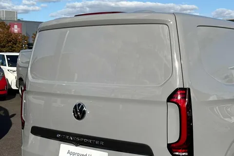 BV75OEY Volkswagen Transporter 160kW 65kWh Commerce Pro Van Auto Thumbnail #30