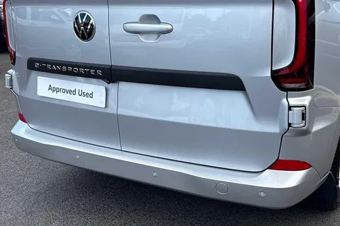 36 of 49 for VOLKSWAGEN TRANSPORTER 160kW 65kWh Commerce Pro Van Auto