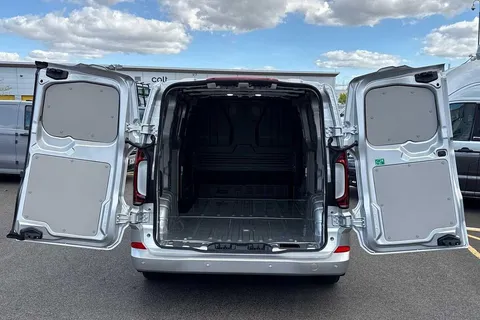 37 of 49 for VOLKSWAGEN TRANSPORTER 160kW 65kWh Commerce Pro Van Auto