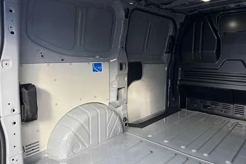 BV75OEY Volkswagen Transporter 160kW 65kWh Commerce Pro Van Auto Thumbnail #36