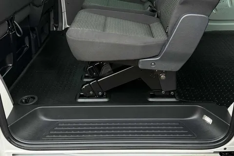 48 of 50 for VOLKSWAGEN TRANSPORTER 2.0 TDI 150 Highline Kombi Van DSG