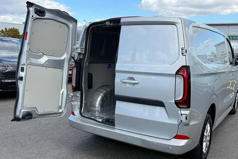 41 of 49 for VOLKSWAGEN TRANSPORTER 160kW 65kWh Commerce Pro Van Auto