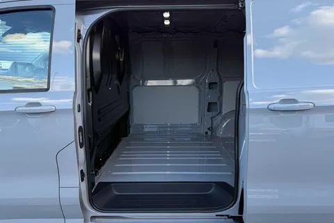 BV75OEY Volkswagen Transporter 160kW 65kWh Commerce Pro Van Auto Thumbnail #46