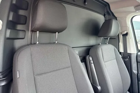 DA25CZJ Volkswagen Caddy Maxi 2.0 TDI 122PS Commerce Pro Van DSG [Tech Pack] Thumbnail #21