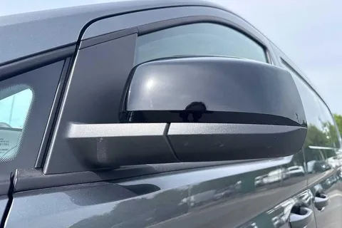 DA25CZJ Volkswagen Caddy Maxi 2.0 TDI 122PS Commerce Pro Van DSG [Tech Pack] Thumbnail #26