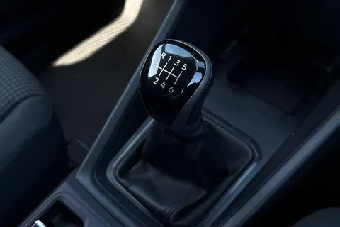 DE25VUC Volkswagen Caddy 2.0 TDI 75PS Commerce Van [Business/Tech Pack] Thumbnail #20